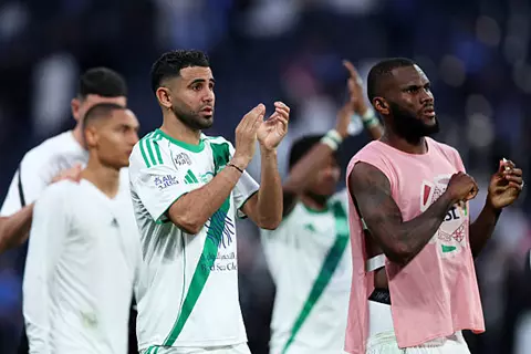 غياب مدافع الأهلي يثير الجدل